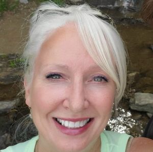 Meet your Posher, Debra